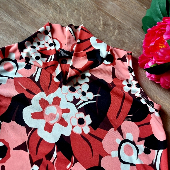 Floral Dress - Picture 2 of 5